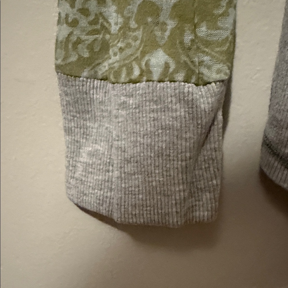 Sundance Olive and Gray Long Sleeve Top Small - Picture 5 of 8